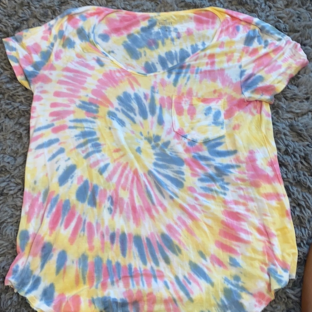 hollister tie dye shirt